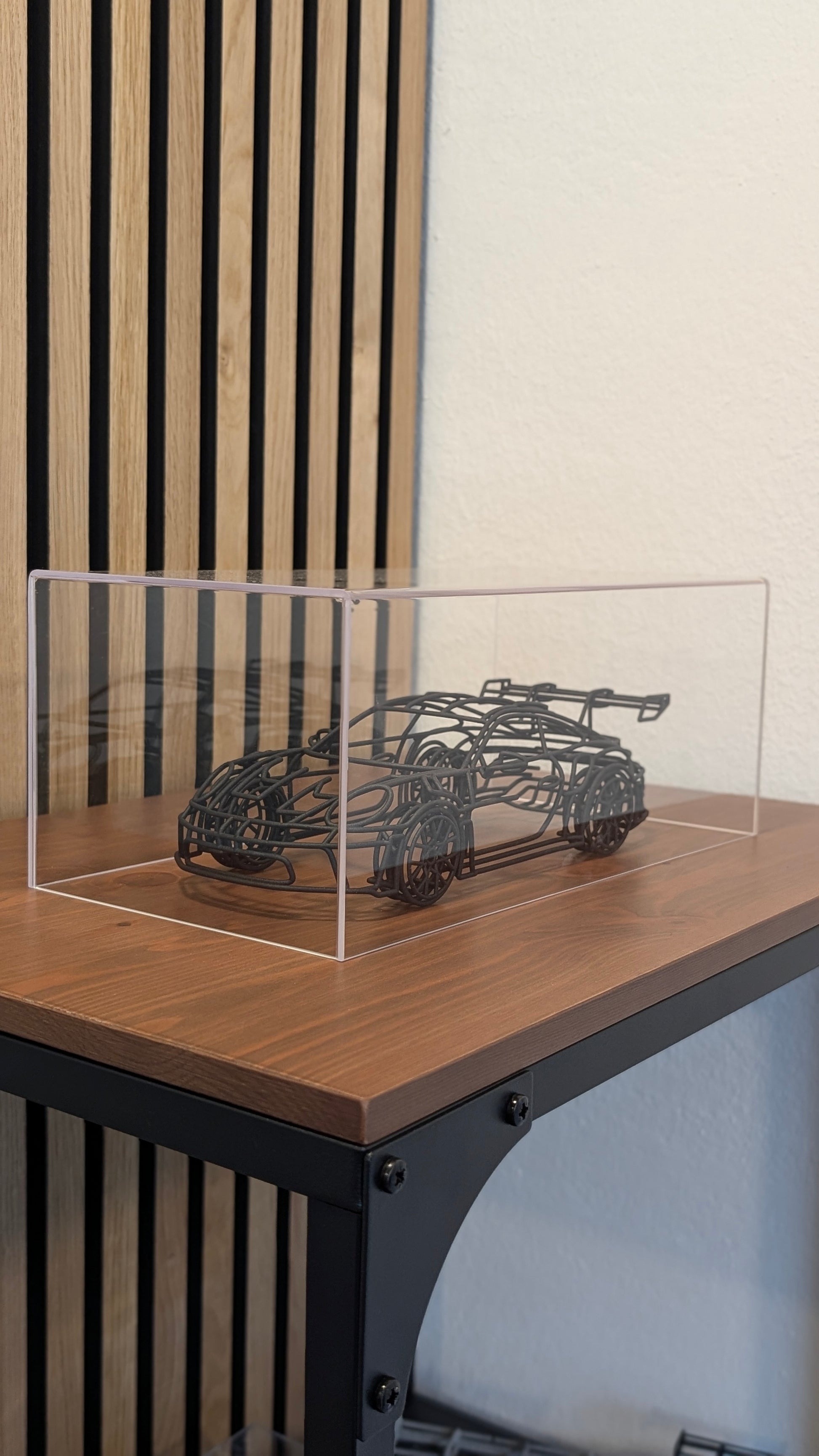 1:18 WiredCars 992 GT3 RS Gitter-Modell - WiredCars